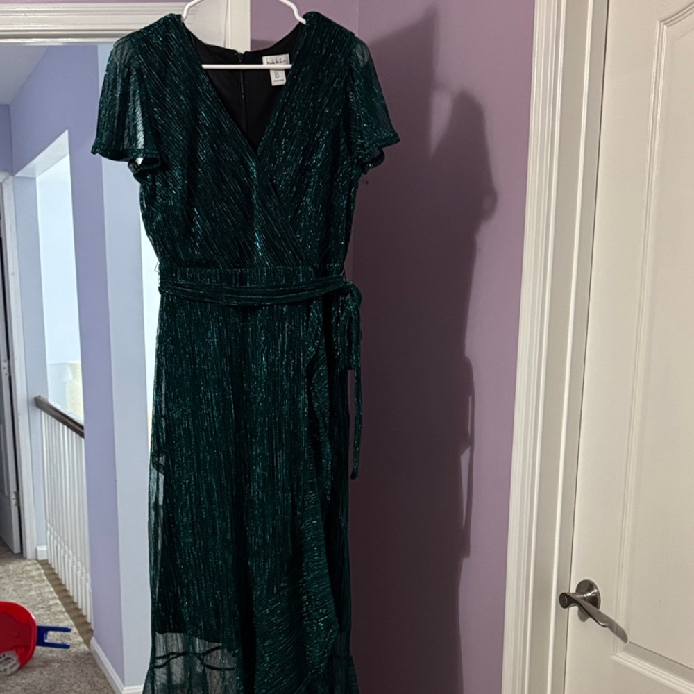 Nicole Miller  Elegant Green Evening Dress